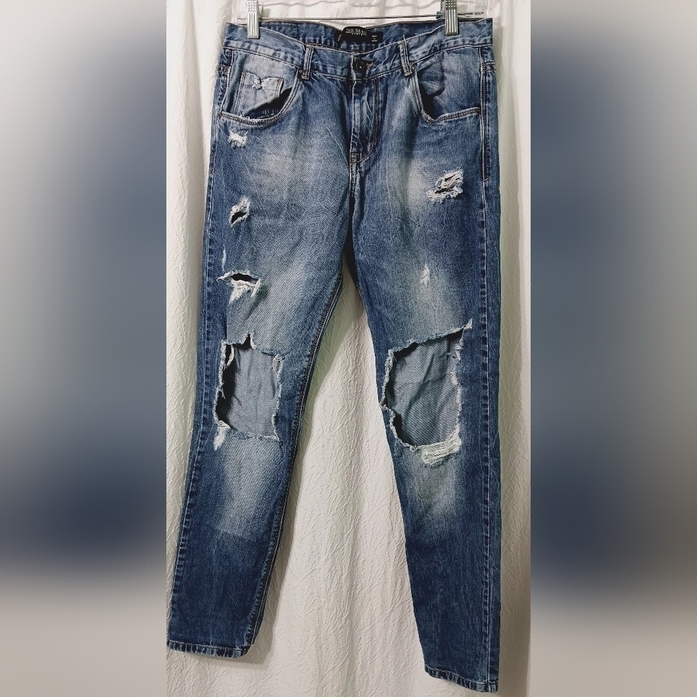 Zara Boyfriend Washed, Distressed, cut off Jeans Size 4